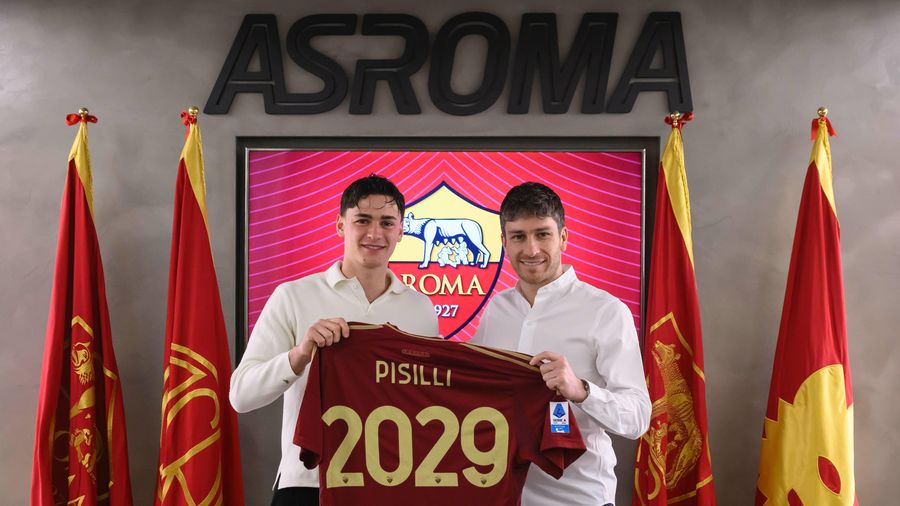 Niccolò Pisilli rinnova con la Roma (foto sitoweb Roma)