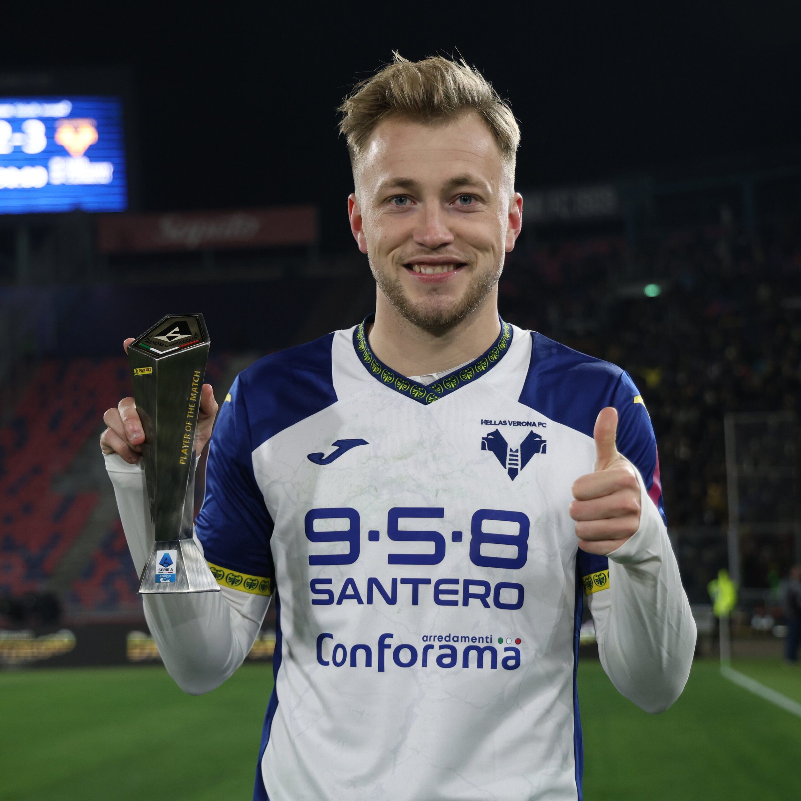 Casper Tengstedt, attaccante del Verona (foto X Hellas Verona)