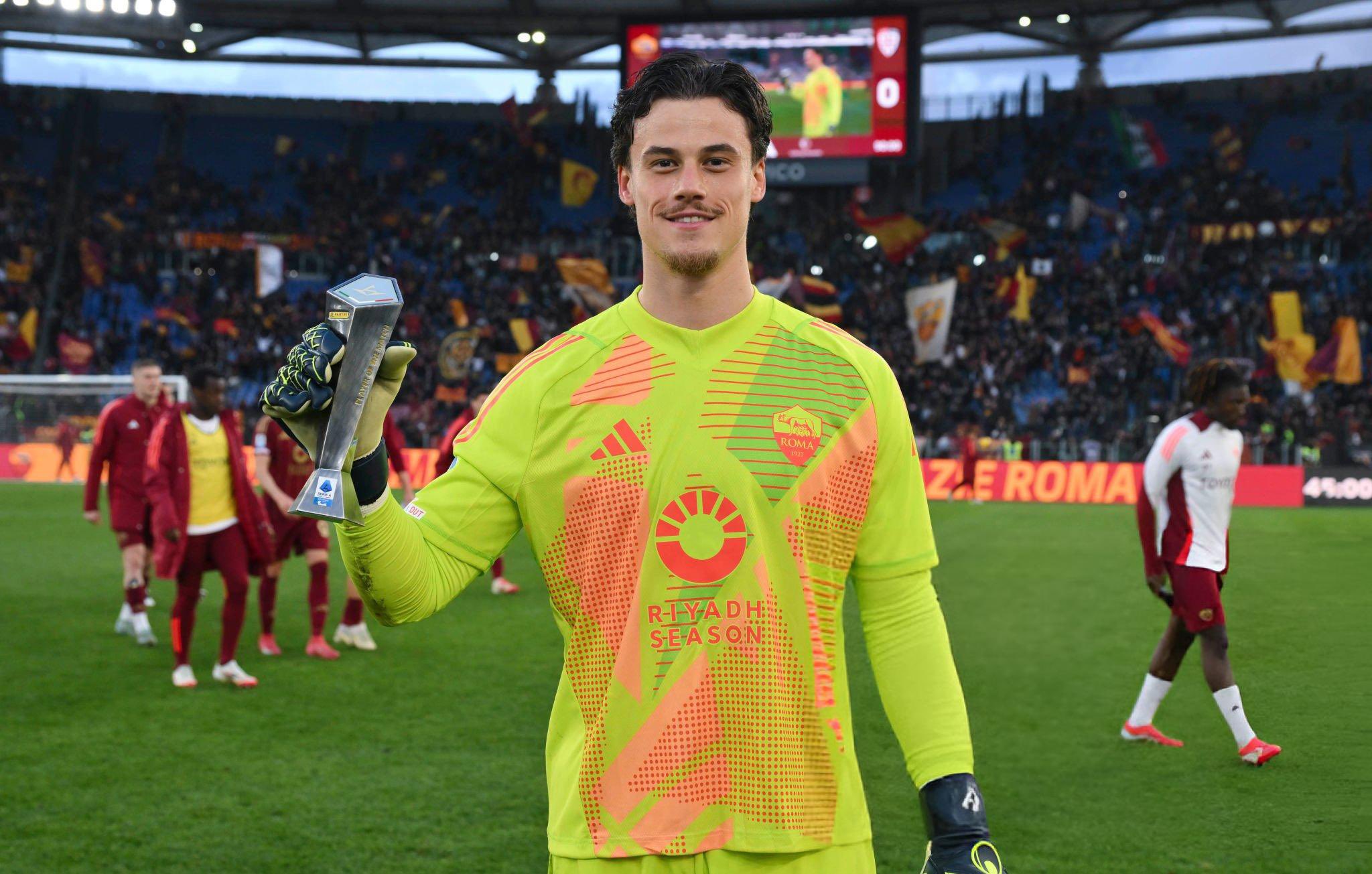 Mile Svilar, portiere della Roma
