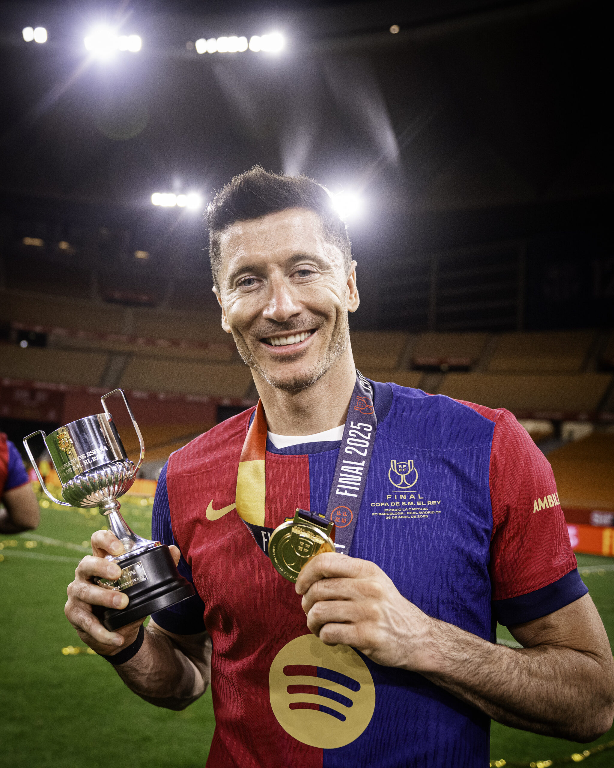 Robert Lewandowski, attaccante del Barcellona (foto X Barcellona)