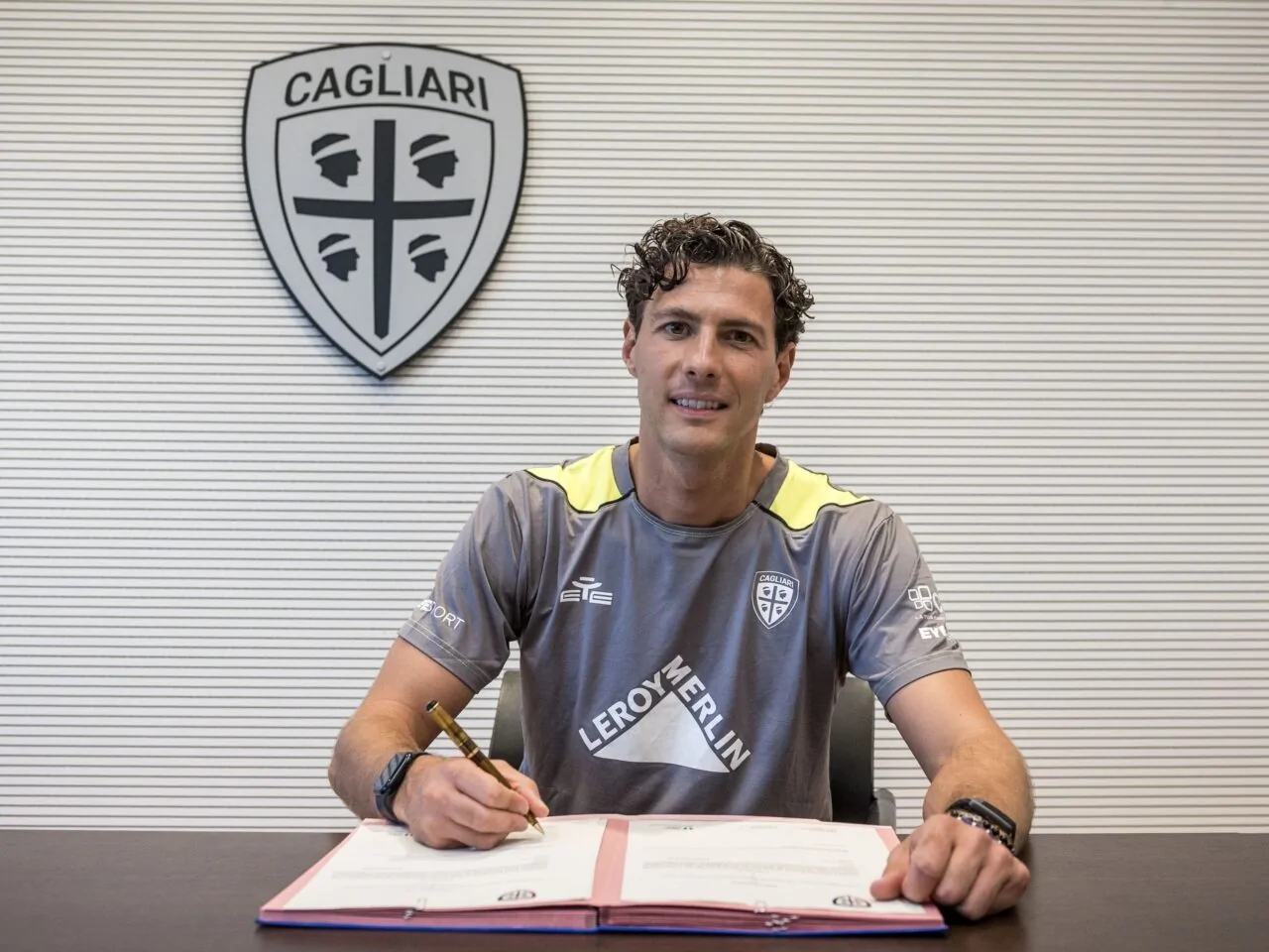Luca Mazzitelli dal Como al Cagliari (foto Cagliari)