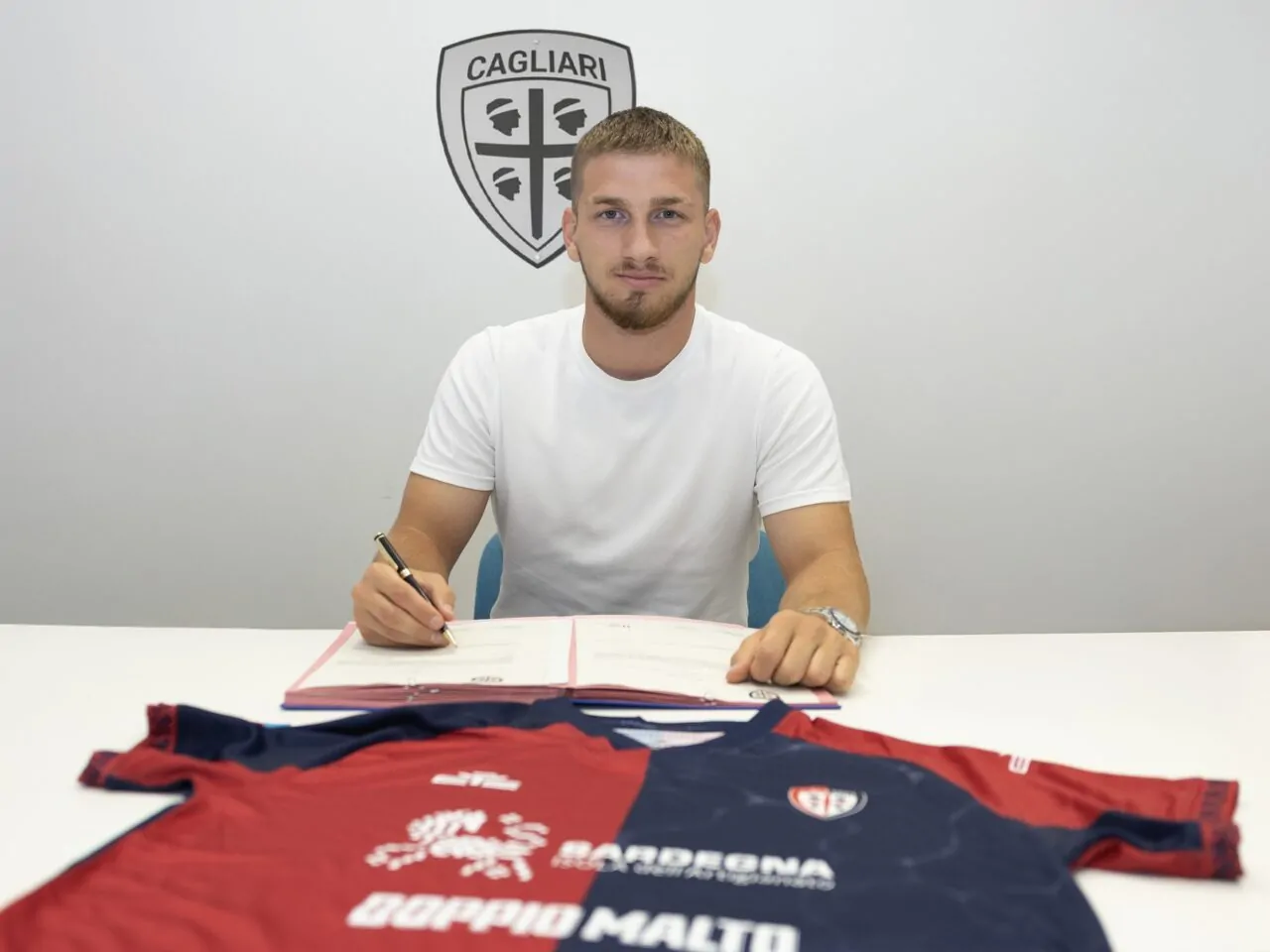 Semih Kılıçsoy, nuovo attaccante turco del Cagiari (foto Cagliari)