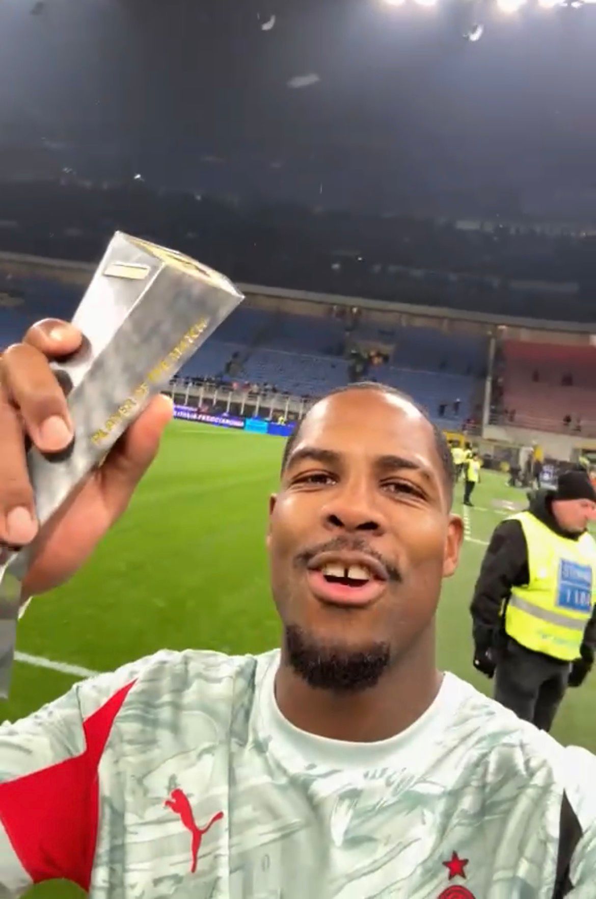 Il Milan vince il derby della Madonnina contro l'Inter per 1-0 grazie al gol di Pulisic e alle parate decisive di Maignan.