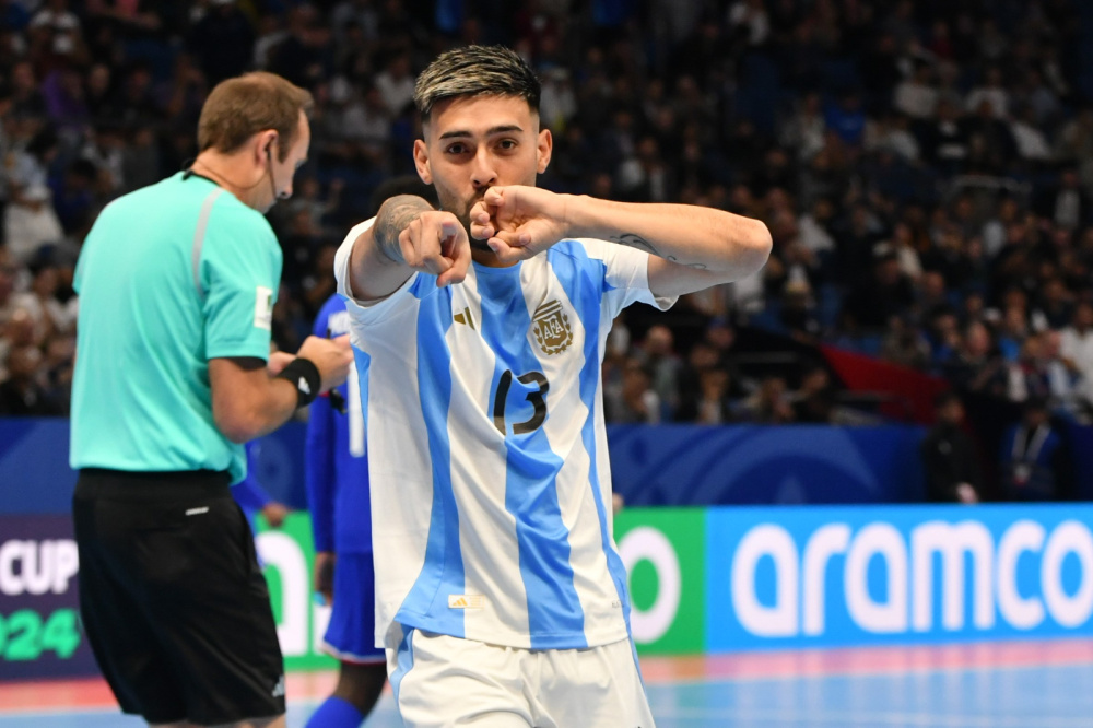 Kevin Arrieta alla Pirossigeno Cosenza, colpaccio in Serie A Futsal. Foto: AFA