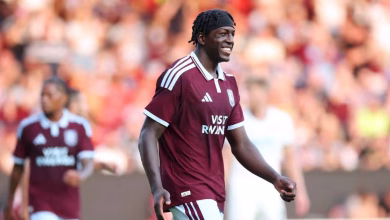 Brian Madjo, calciatore dell'Aston Villa subito in gol all'esordio.